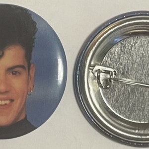 Vintage NKOTB Jordan Knight smiling pinback button shown front and back view