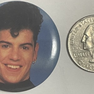 Vintage Jordan Knight NKOTB pinback button size comparison next to quarter coin