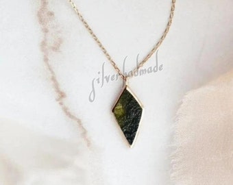 Roher Moldavit Anhänger: Sterling Silber Boho Halskette