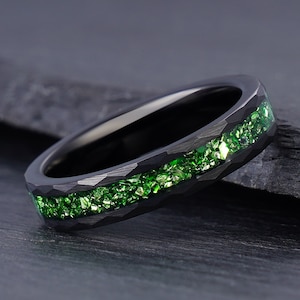 Hammered Emerald Ring, Black Tungsten Ring, Mens Wedding Ring, Womens Wedding Band, Anniversary Ring, Engagement Ring, Promise Ring, 4mm 8mm