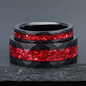 Hammered Red Ruby Ring Set, Black Tungsten Ring, His and Hers Wedding Ring, Wedding Band Set, Couples Ring, His and Hers Ring, 4mm 8mm Ring