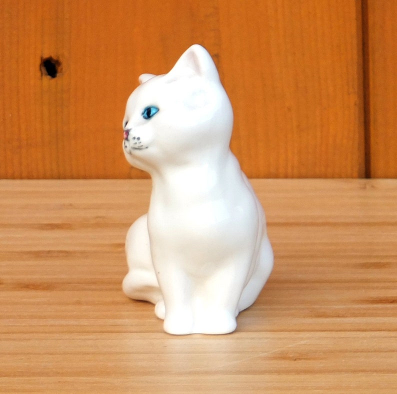 Royal Doulton Persian Cat/ Kitten Figure image 4