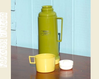 Vintage Green Thermos 0.5L Flask