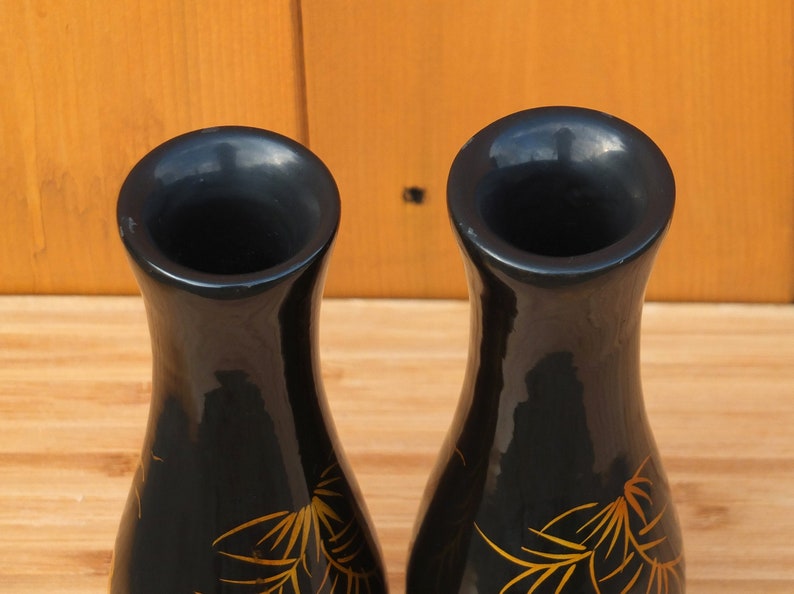 Two Vintage Oriental Lacquered Wood Vases image 3