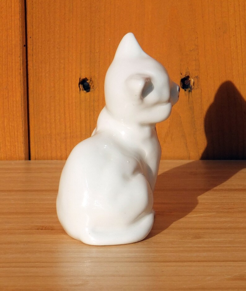 Royal Doulton Persian Cat/ Kitten Figure image 2