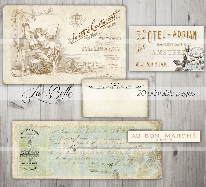 Op de afbeelding: Een verzameling vintage printbare pagina's met afbeeldingen en tekst. De pagina's bevatten een foto van twee vrouwen, een hotelreclame, een handgeschreven notitie en een winkelreclame. De pagina's zijn in tinten bruin, blauw en groen.