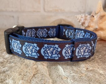 3/4" breed ontwerp Carolina Tar Heels huisdierhalsband - Gemaakt in de VS,