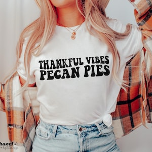 Dankbare Vibes Pecan Pies SVG, Thanksgiving geschnitten Datei, Familie Herbst Zeichen, Herbst Zeichen Zeichen, Herbst Zeichen Zeichen, Herbst Zeichen Zeichen, Herbst Zeichen Zeichen, Herbst Zeichen Zeichen