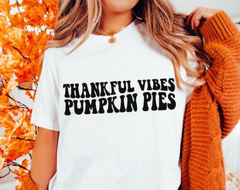 SVG de tortas de abóbora com boas vibrações, SVG de outono, SVG de outono moderno, SVG de vibrações de outono, SVG de humor de outono, camiseta infantil de outono, coisas de outono