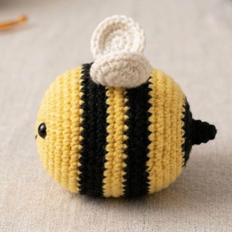 Beginner Crochet Bumblebee Pattern: Easy Amigurumi PDF Plush (digital ...