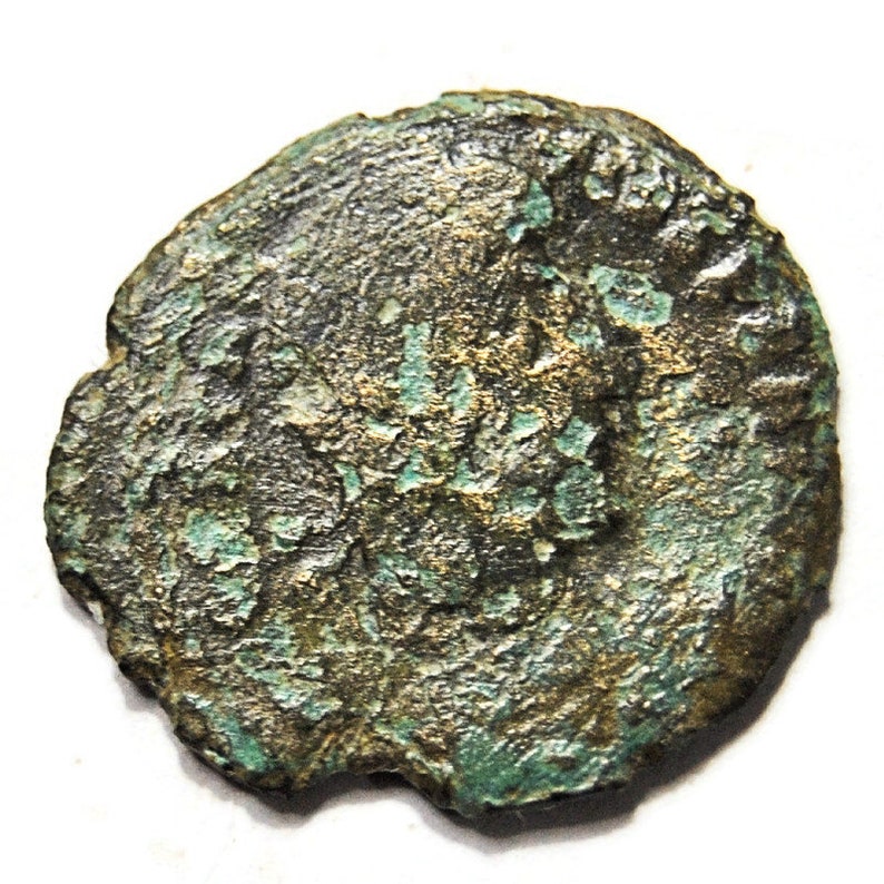 Roman Coin - Interesting Roman Coin For Research and Identificat Roman Coin - Interesting Roman Coin For Research and Identificat