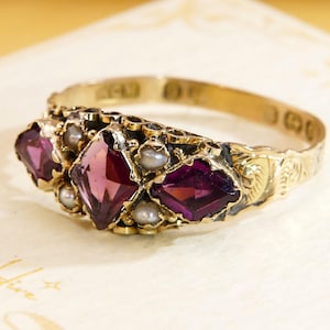 Anillo antiguo victoriano de rubí y perlas cultivadas, talla P 1/2 (EE. UU. 7.75 / UE 57), oro de 9 quilates, Birmingham 1891, Walter George Myers