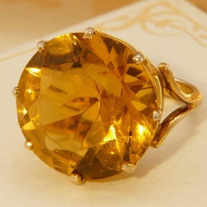 Vintage Golden Yellow Citrine Cocktail Ring 9K Yellow Gold 1970s, Size N 6.75 54, Retro Large Yellow Round Gem Stone Yellow 9k Gold Ring