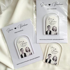 Personalized Photo Acrylic Magnet Favors, Childhood Picture Engagement Favor, Unique Wedding Souvenir, Plexiglass Magnet Favor