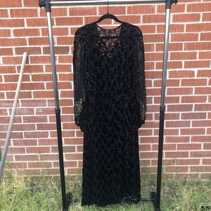 Stunning Vintage 1930s Black Burnout Velvet Dress!