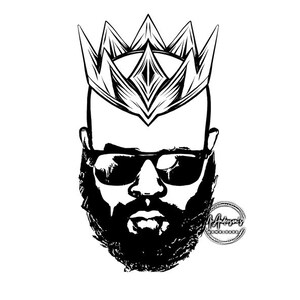 Puede incluir: Ilustración en blanco y negro de un rostro barbudo con gafas de sol y una corona. La imagen tiene un estilo gráfico audaz, con el rostro y la corona representados en negro sólido sobre un fondo blanco. La firma del artista está en la esquina inferior derecha.