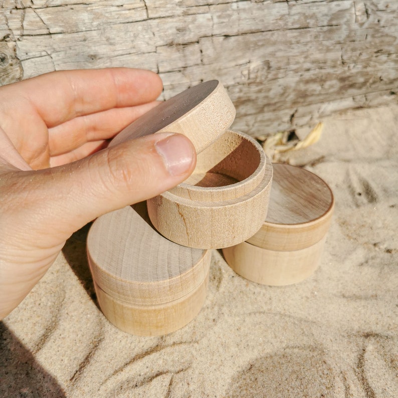 Wood Round Box for Trinkets Spices Powders Jewellery Wedding Ring