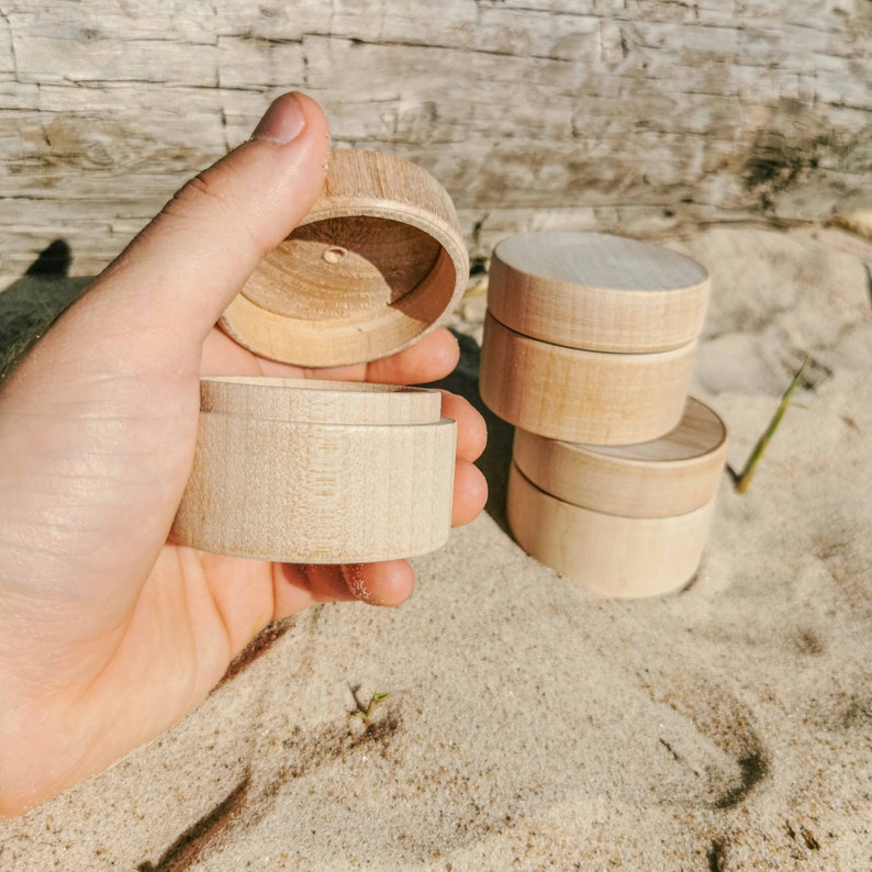 Wood Round Box for Trinkets Spices Powders Jewellery Wedding Ring