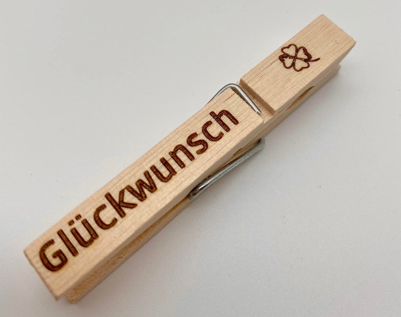 Wäscheklammer mit Wunschgravur / Holzklammer / Name / Wäscheklammer mit Text / alle Anlässe / Hochzeit / Gäste / individuell /personalisiert Bild 9