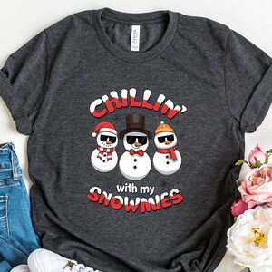 Cute Chillin With My Snowmies Montessori Teacher Xmas T-Shirt Cute Chillin With My Snowmies Montessori Teacher Xmas T-Shirt