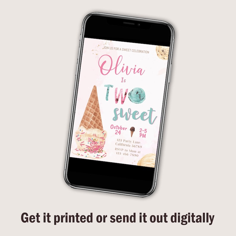 Op de afbeelding: Een digitale uitnodiging voor een verjaardagsfeest met een aquarel-illustratie van ijshoorntjes en sprinkels. De tekst luidt "Join us for a sweet celebration Olivia is TWO sweet October 24 2-5 PM 123 Party Lane California 56789 RSVP to Mom at 123-456-7890"