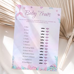 Op de afbeelding: Een roze en paarse babyshower-spel met een zeemeerminstaartontwerp. Het spel vraagt ​​gasten om te raden welke eigenschappen de baby van de ouders zal erven. De eigenschappen worden vermeld met een snor of lippen ernaast.
