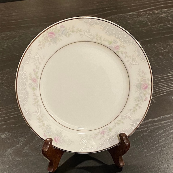 Lenox China Bouquet Collection in Rosamond Pattern Bread and Butter Plate; 6 3/8” diameter