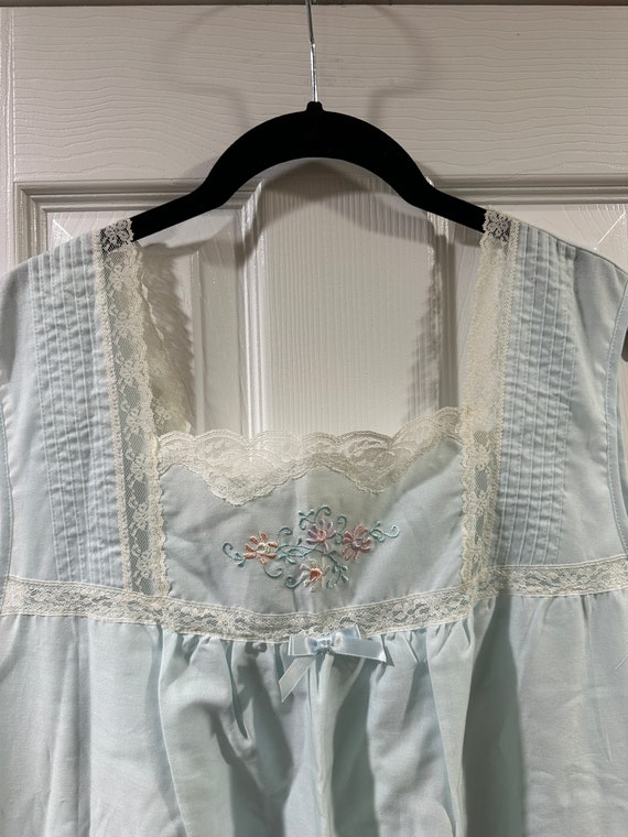 1980s Barbizon embroidered nightgown - image 1