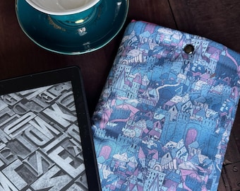 Dragon Castle Kindle Sleeve, Padded Fantasy E-Reader Cover, Romantasy BookTok Accessory