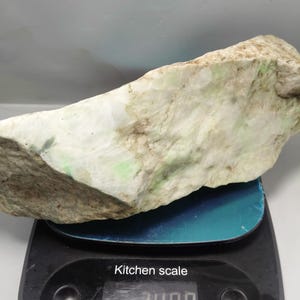 Burmese Jadeite Jade 2498 grams Authenthic Grade A Natural Untreated Burma Jade specimen
