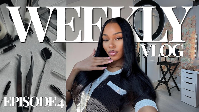 Op de afbeelding: Een vrouw met lang zwart haar poseert voor een make-upstudio. De afbeelding bevat de tekst "WEEKLY VLOG" en "EPISODE 4". Make-up tools zijn zichtbaar op de achtergrond, wat wijst op een beauty- of lifestyle-thema.