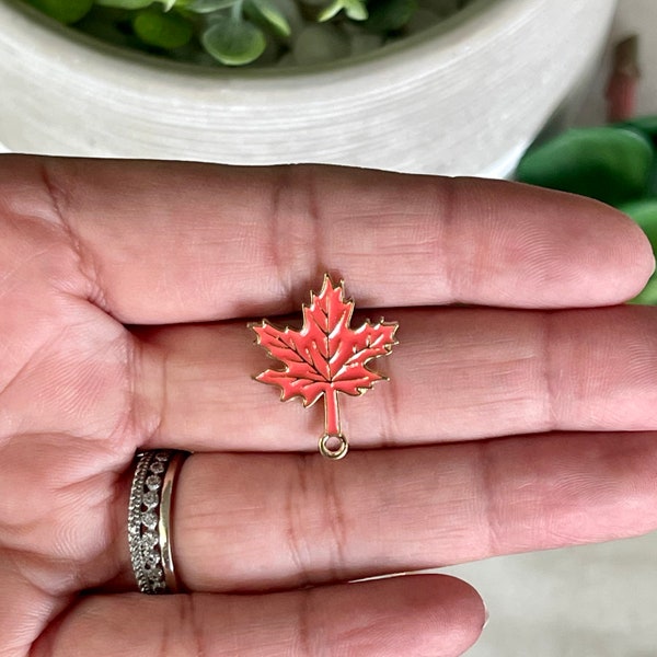 5 Fall Autumn Maple Leaf Charms / Thanksgiving Charm / Enamel Halloween Charm / Orange Coral Leaf Pendant /Zinc Metal Alloy / 25mm x 20mm