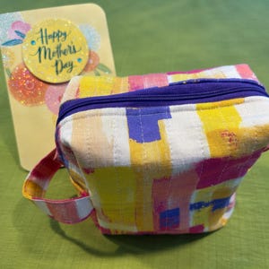 Matelassé géométrique violet jaune - Trousse de maquillage Boxy Zipper Pouch (petite taille) - Cadeau pour la fête des mères - Cadeau nuptiale de shower - Cadeau pour elle