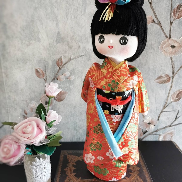 Poupée Kimono japonaise faite à la main / Poupée geisha vintage.