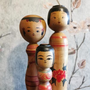 Poupée japonaise ancienne Kokeshi en bois, hauteur 48 cm, années 1970