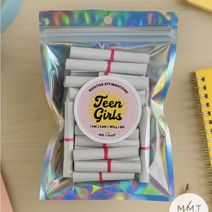 10代の女の子向けアファメーションスクロール • ポジティブな名言集 • 毎日のインスピレーションメッセージ • メンタルヘルスサポートギフト • 女の子向けクリスマスプレゼント