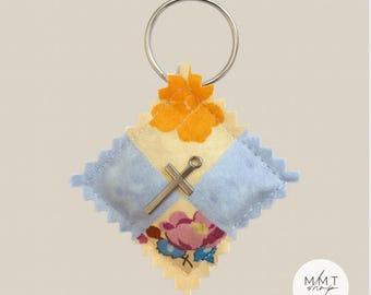 Pocket Prayer Quilt with Cross Charm – Handmade Christian Gift of Comfort, Faith Keepsake, Religious Encouragement Token