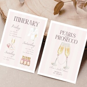 Puede incluir: Dos tarjetas de itinerario de eventos rosas y blancas. Una tarjeta dice "ITINERARY" con un horario e ilustraciones de una bata, champán y botellas. La otra tarjeta dice "PEARLS and PROSECCO" con copas de champán.