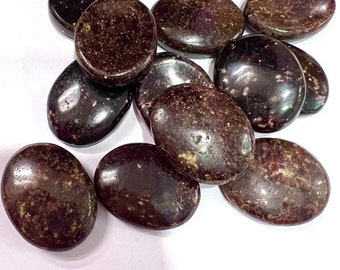 Garnet Stone Oval Shape Worry Stone for Crystal Healing And Meditation - Pocket Palm Stone - Thumb Stone One (1) Piece