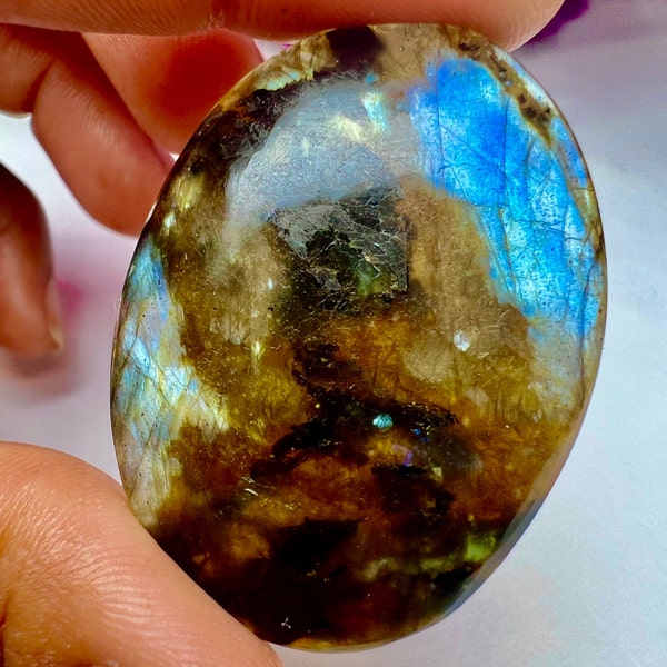 Rainbow Labradorite Stone Oval Shape Worry Stone for Crystal Healing And Meditation - Pocket Palm Stone - Thumb Stone One (1) Piece