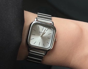 Modern Look Silver Wrist Watch