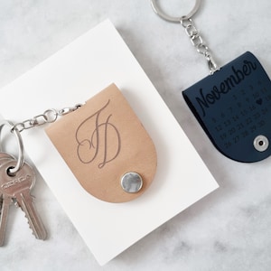 Custom photo keychain with engraving, photo frame in leather keychain, photo gift idea, memorial keychain, engraved photo tag for grandpa
