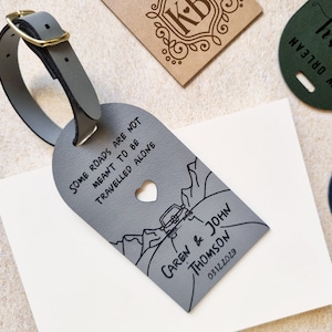 Heart cut wedding luggage tags in sets for wedding guests, vegan leather luggage tags as save the date, wedding favor or thank you gift bulk