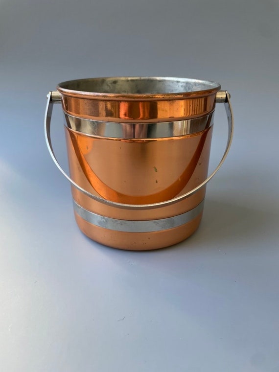 Vintage Copper Bucket With Metal Handle / Storage / Kitchen Display Decor /  Country / Farmhouse / Vase / Ice Bucket on Bar Cart / Planter 
