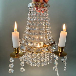 Set of 2 vintage ornate crystal and brass wall sconces / wall lamps / candelabra / vintage lighting / taper candle holder / EU plug / pair