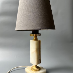 Vintage onyx stone table lamp / nighstand display decor / earthy tones for lamp base / grey lamp shade / european plug and switch / retro