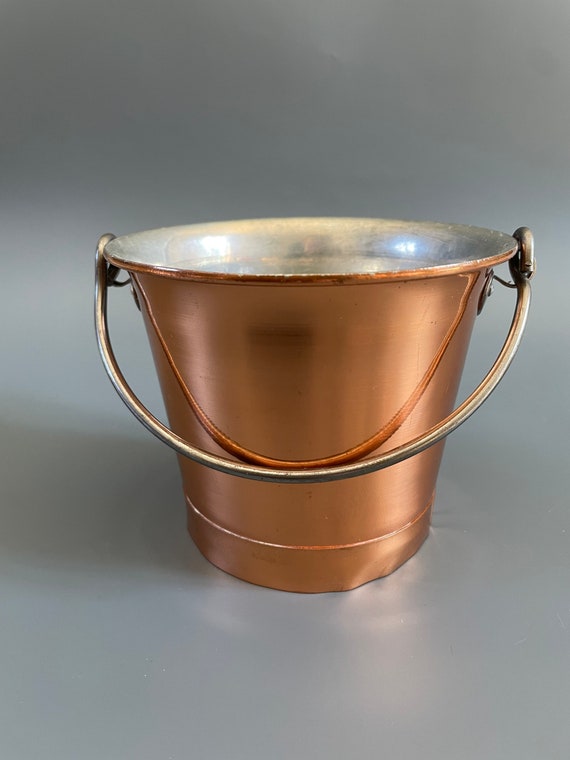 Vintage Copper Bucket With Metal Handle / Storage / Kitchen Display Decor /  Country / Farmhouse / Vase / Ice Bucket on Bar Cart / Planter 