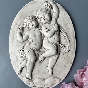 Vintage plaster medallion / wall plaque / pair of cherrubs / plaster relief / home decor wall display / Neoclassical art style / angel motif