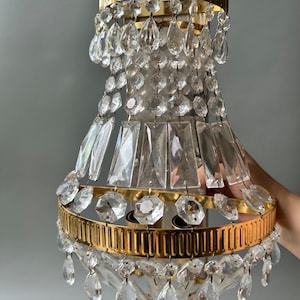 Large vintage crystal and brass wall sconce / ornate details / wall lamp / vintage lighting / wall decor display / retro lamp