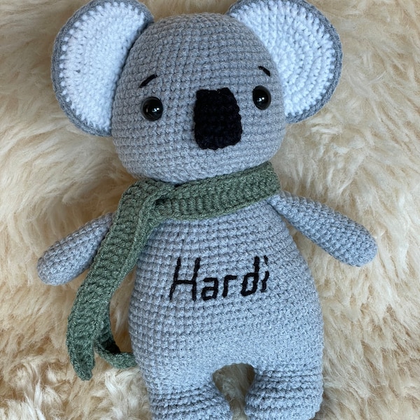 Handmade Unikat wolle häkeln Koala Geschenk personalisiert Baby Amigurimi Natur Kuscheltier Tier